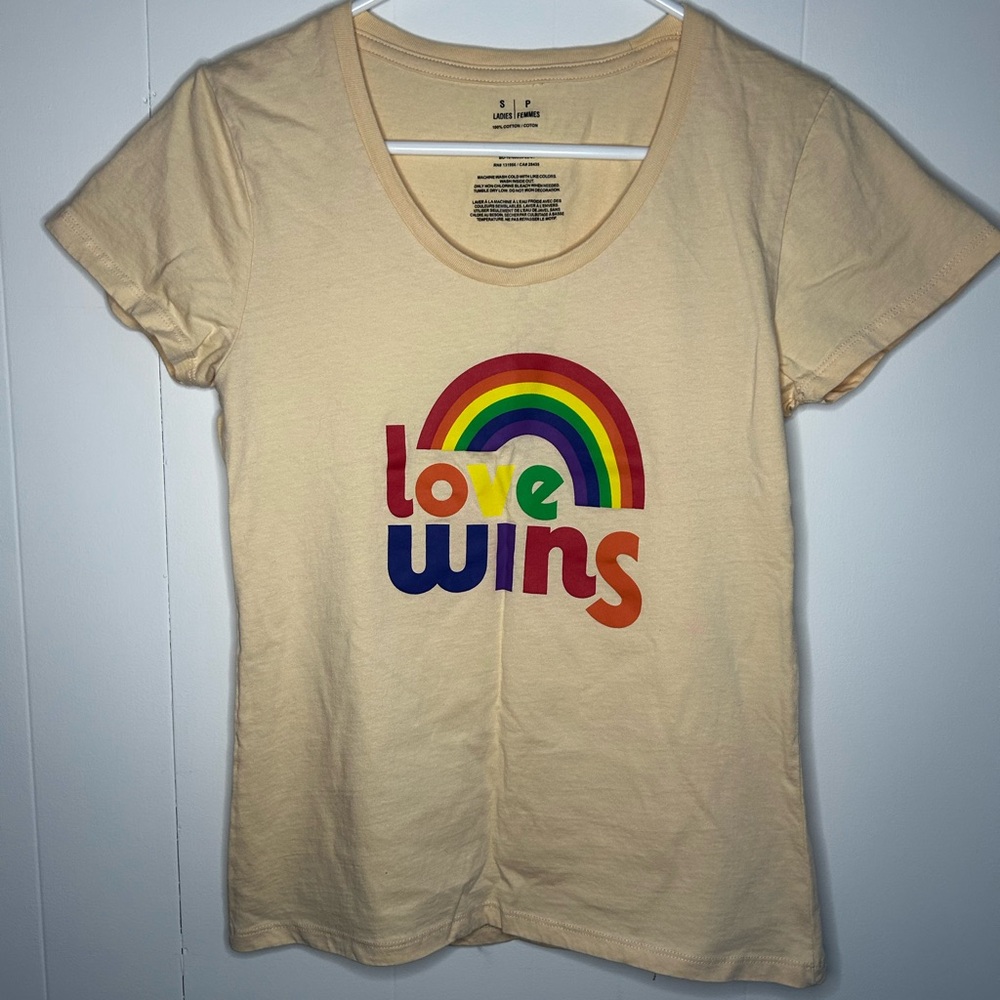 Love Wins Teeshirt Pale Yellow Women’s Size Small